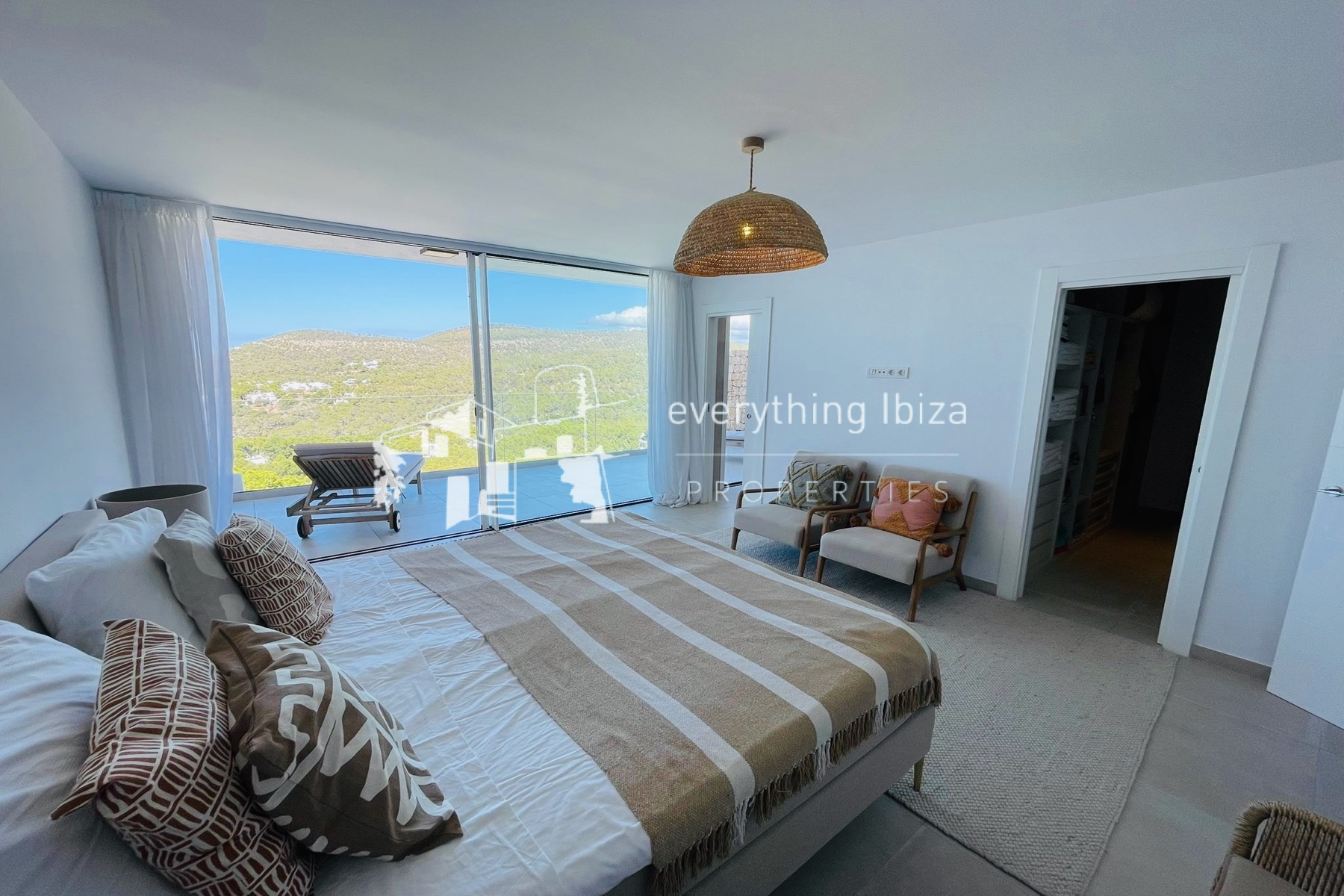 Luxury Penthouse Duplex Apartment Nearby to the Beach with Stunning Sea and Sunset Views - for sale by everything ibiza Properties - ref. 1891