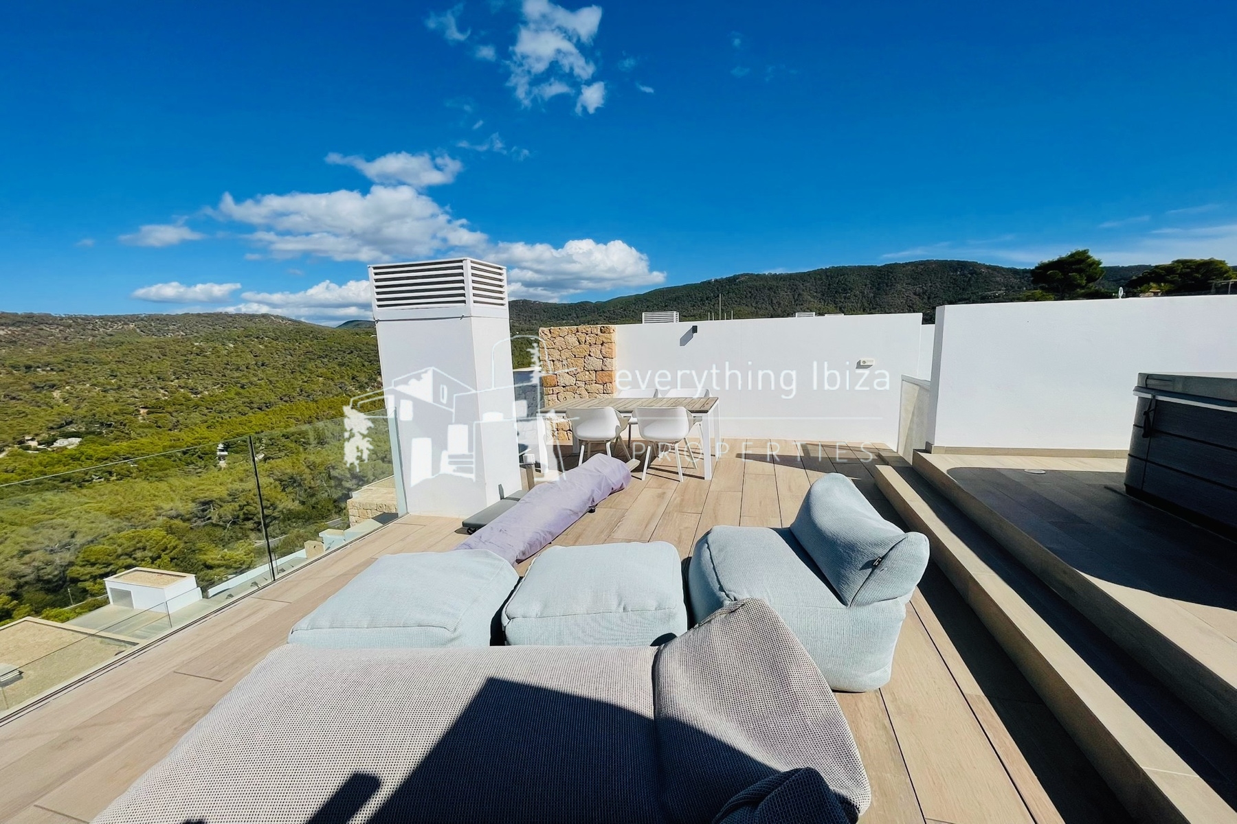 Luxury Penthouse Duplex Apartment Nearby to the Beach with Stunning Sea and Sunset Views - for sale by everything ibiza Properties - ref. 1891