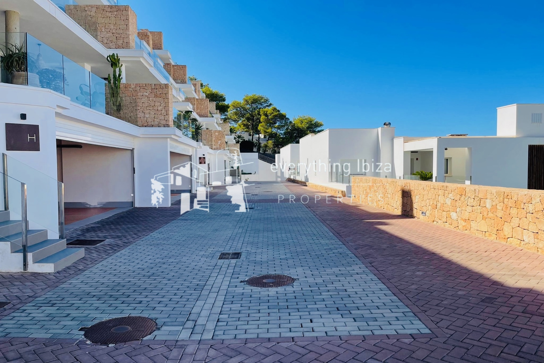 Luxury Penthouse Duplex Apartment Nearby to the Beach with Stunning Sea and Sunset Views - for sale by everything ibiza Properties - ref. 1891