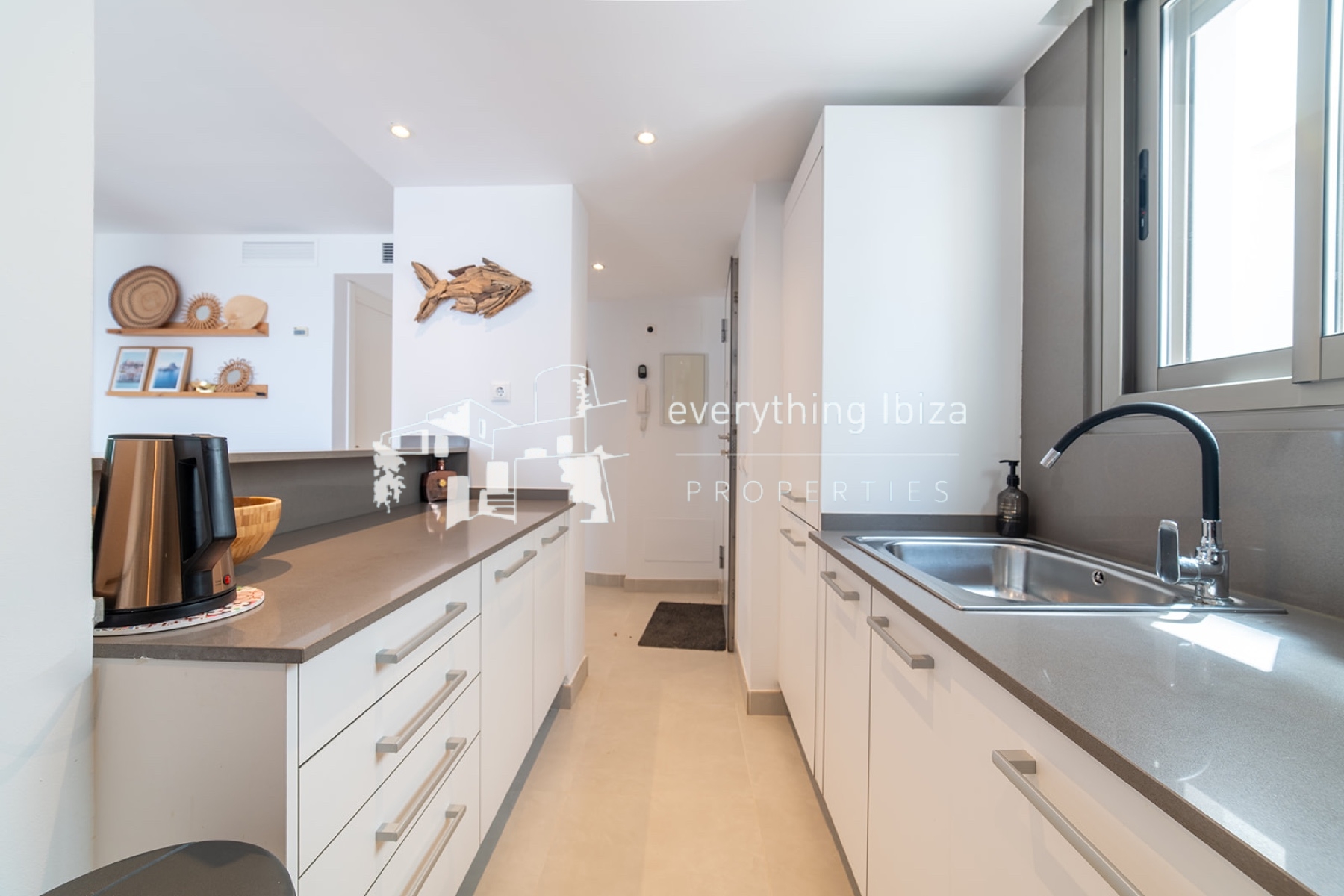 Elegant Modern Apartment in Private Residential Complex with Super Sea and Sunset Views - for sale by everything ibiza Properties - ref. 1892