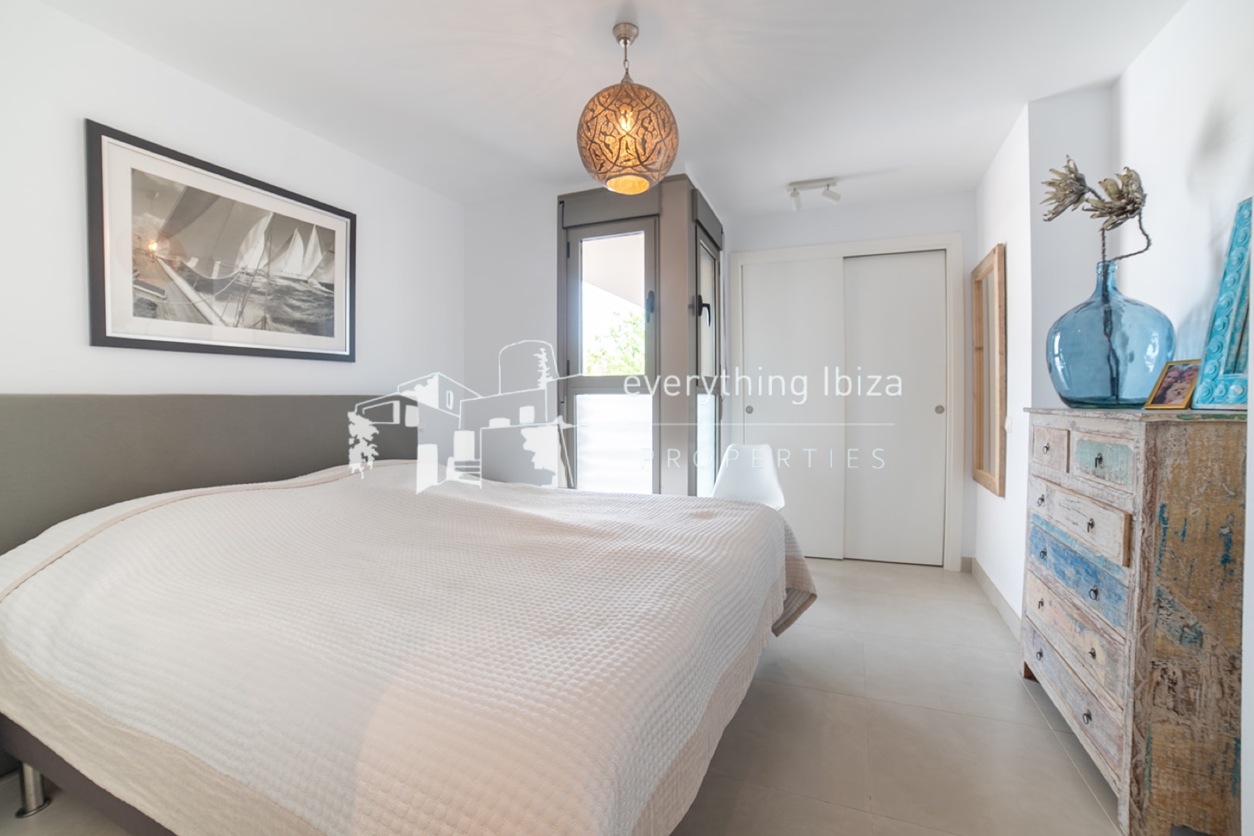 Elegant Modern Apartment in Private Residential Complex with Super Sea and Sunset Views - for sale by everything ibiza Properties - ref. 1892