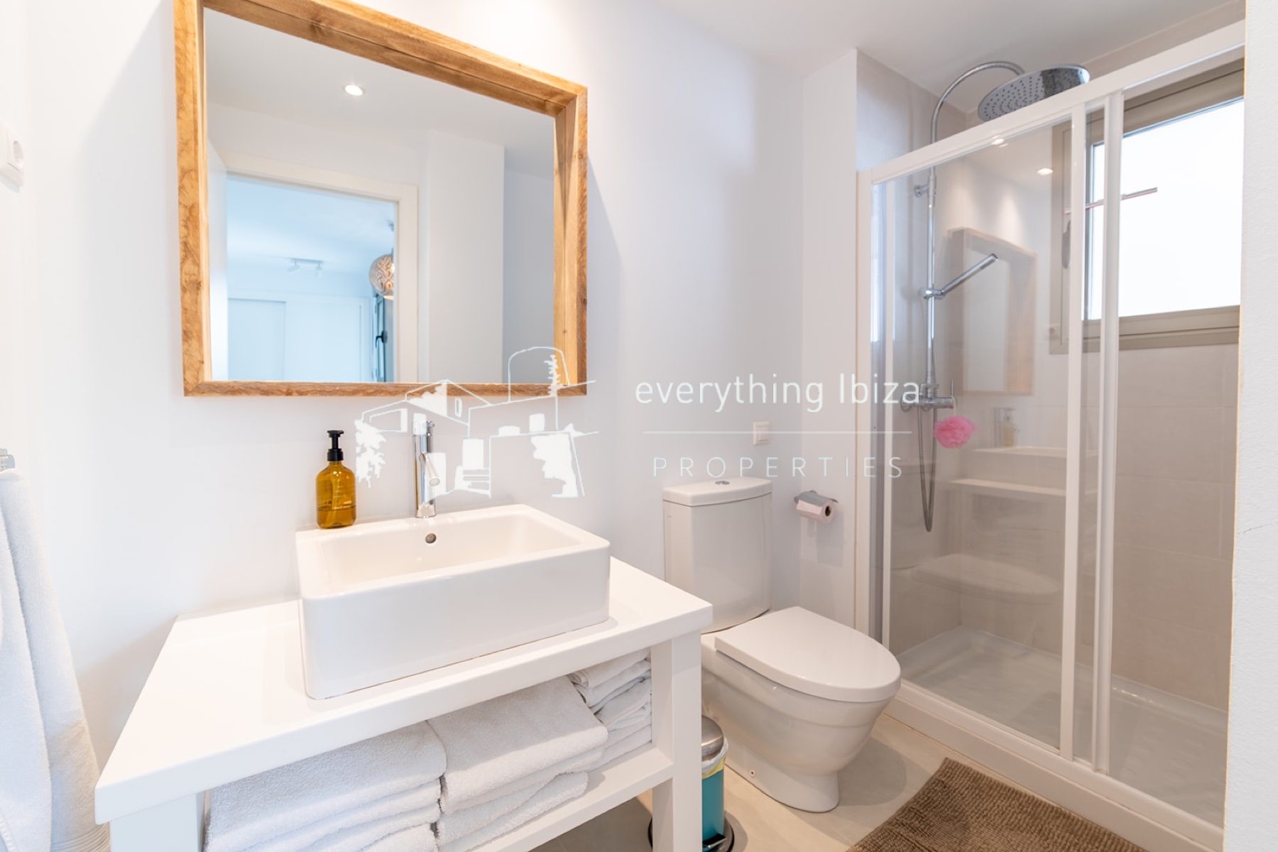 Elegant Modern Apartment in Private Residential Complex with Super Sea and Sunset Views - for sale by everything ibiza Properties - ref. 1892