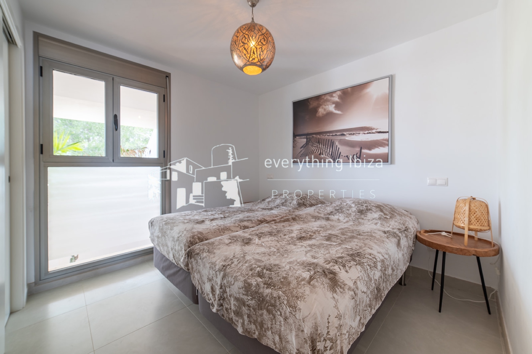 Elegant Modern Apartment in Private Residential Complex with Super Sea and Sunset Views - for sale by everything ibiza Properties - ref. 1892