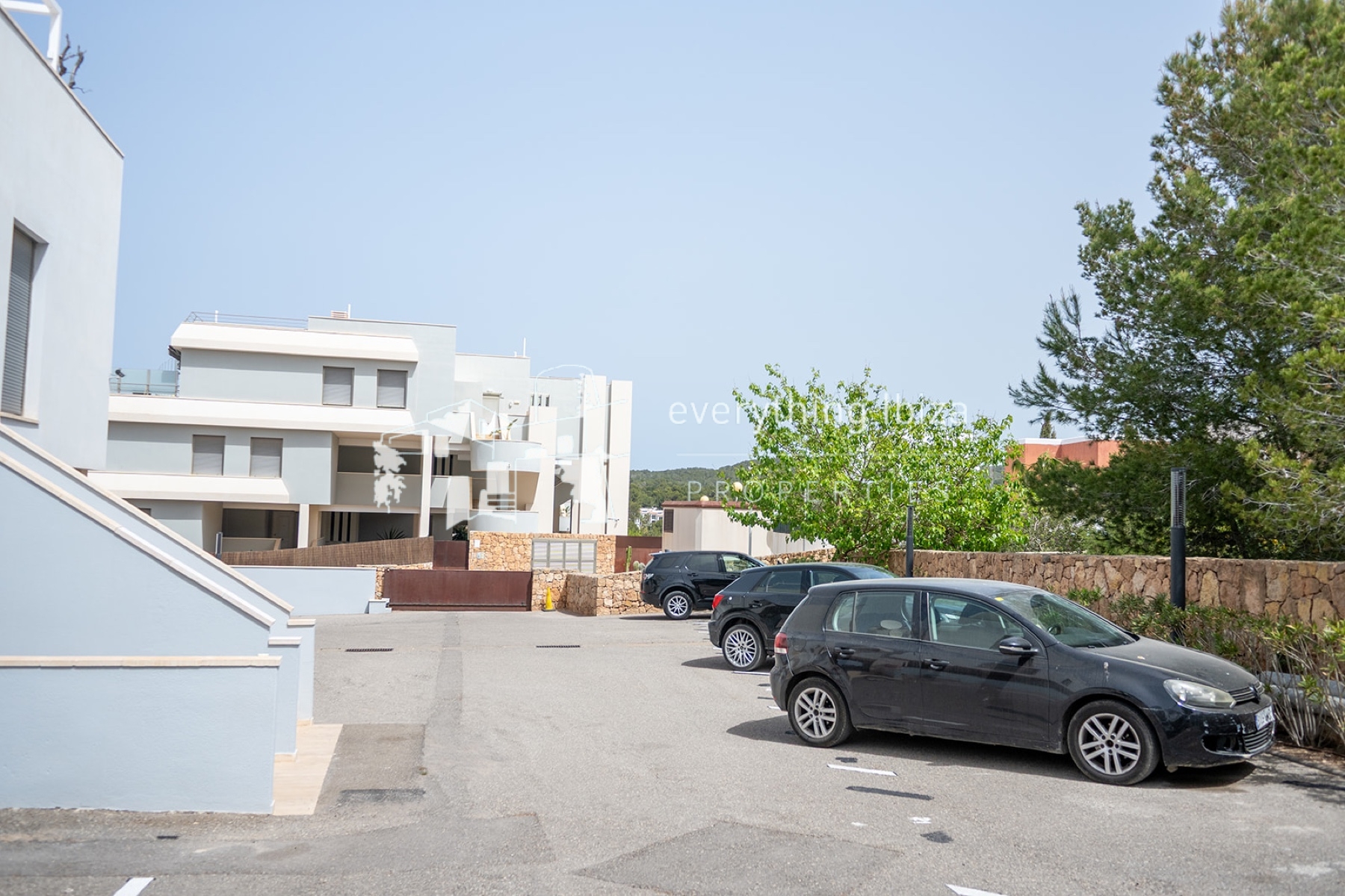 Elegant Modern Apartment in Private Residential Complex with Super Sea and Sunset Views - for sale by everything ibiza Properties - ref. 1892