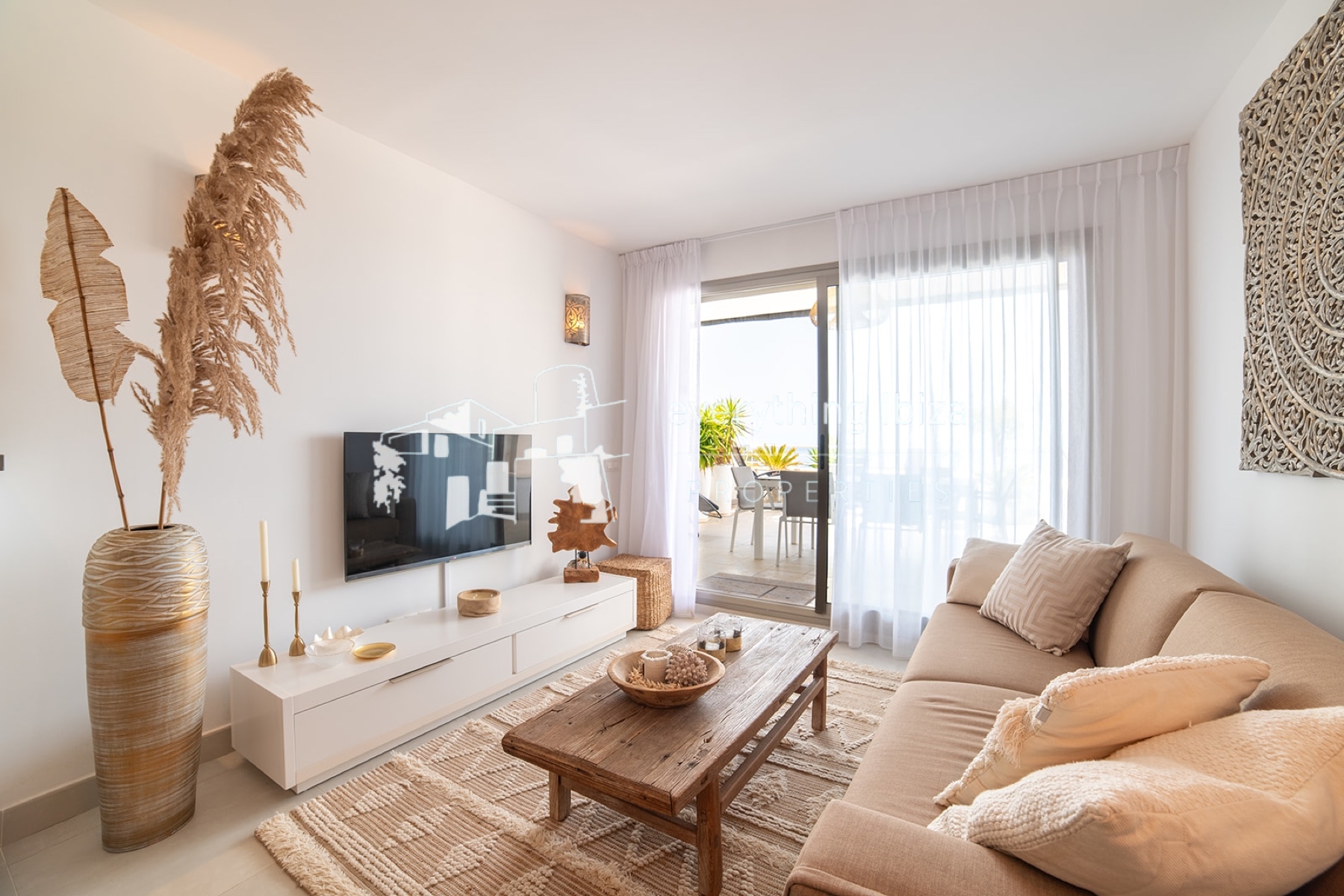 Elegant Modern Apartment in Private Residential Complex with Super Sea and Sunset Views - for sale by everything ibiza Properties - ref. 1892