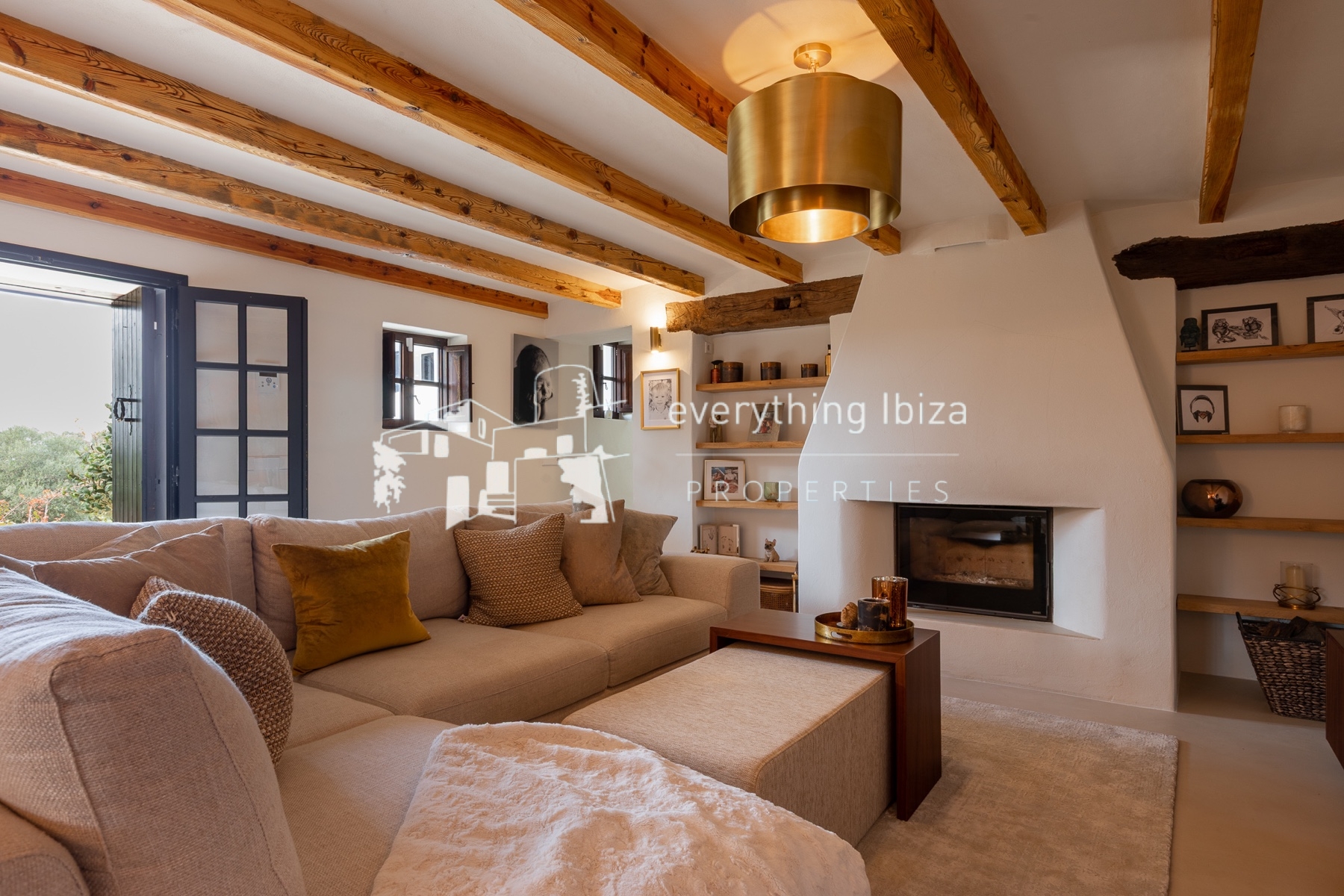 Beautifully Designed Authentic Country Villa with Guest House and Super Sea and Sunset Views - for sale by everything ibiza Properties - ref. 1893