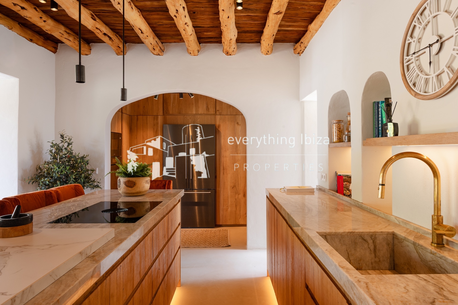 Beautifully Designed Authentic Country Villa with Guest House and Super Sea and Sunset Views - for sale by everything ibiza Properties - ref. 1893