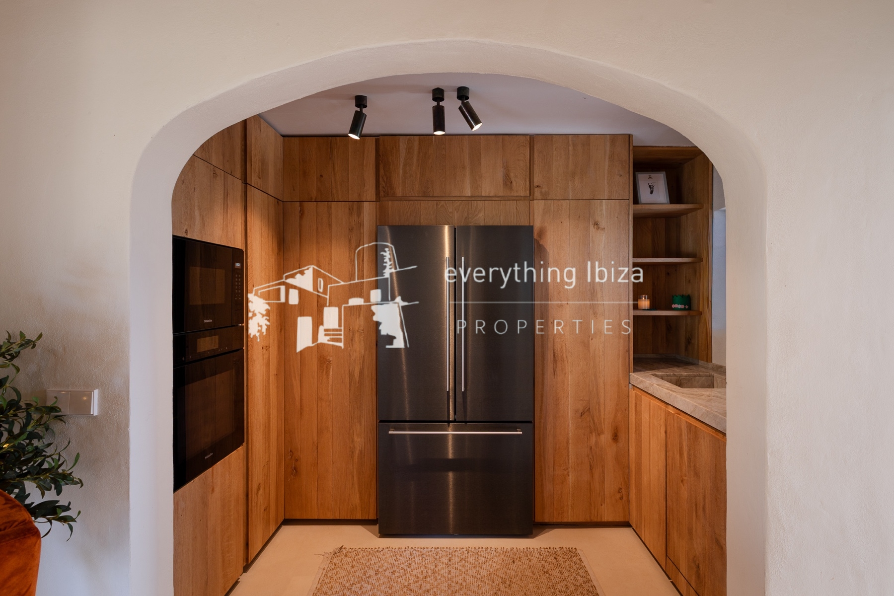 Beautifully Designed Authentic Country Villa with Guest House and Super Sea and Sunset Views - for sale by everything ibiza Properties - ref. 1893