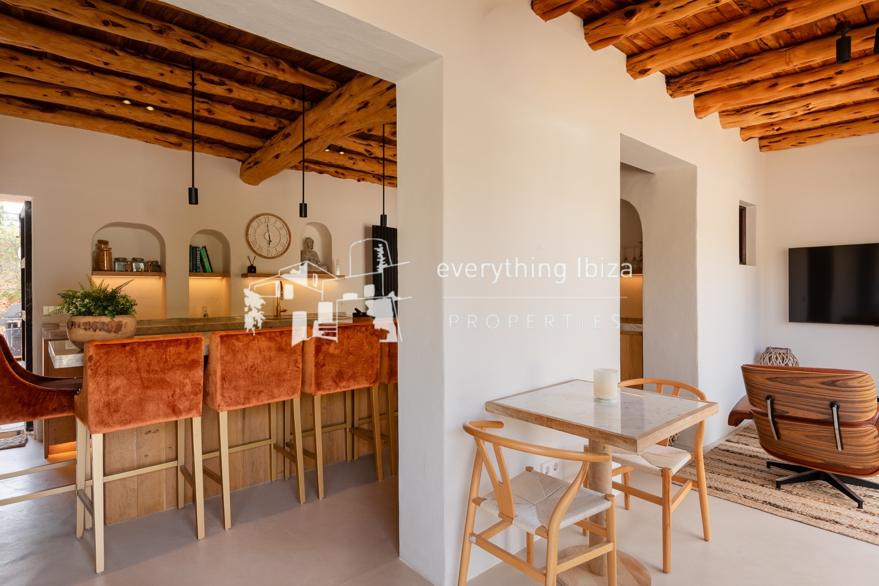 Beautifully Designed Authentic Country Villa with Guest House and Super Sea and Sunset Views - for sale by everything ibiza Properties - ref. 1893