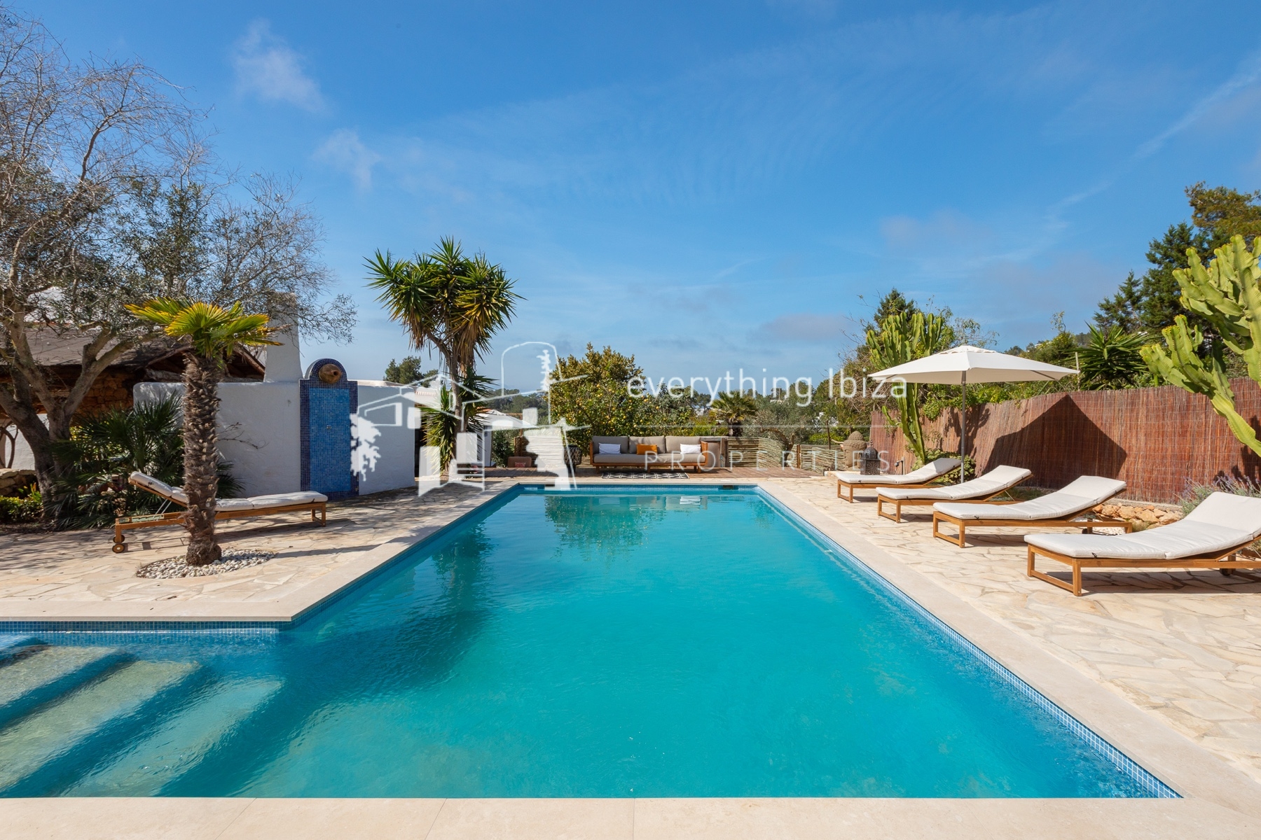 Beautifully Designed Authentic Country Villa with Guest House and Super Sea and Sunset Views - for sale by everything ibiza Properties - ref. 1893
