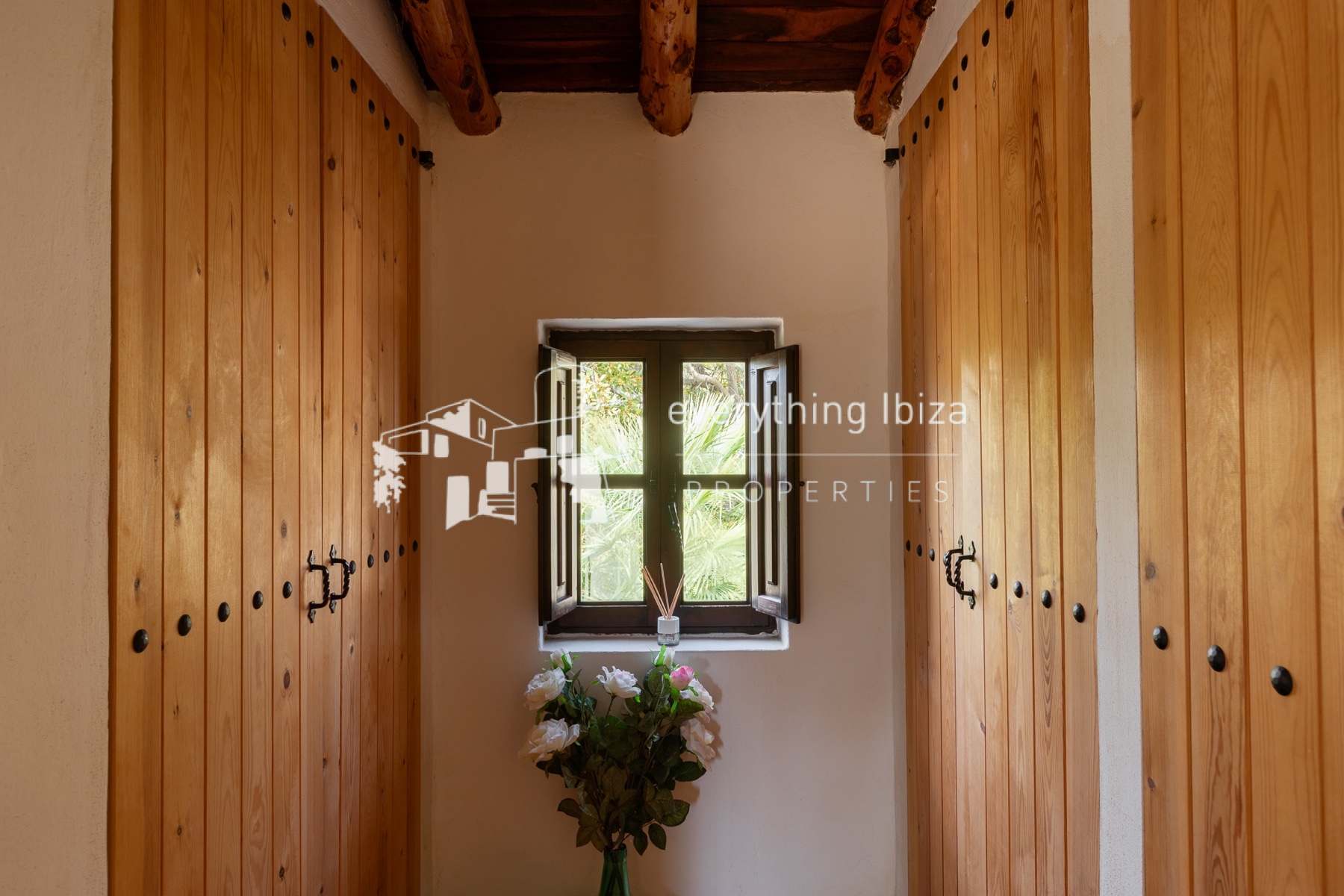 Beautifully Designed Authentic Country Villa with Guest House and Super Sea and Sunset Views - for sale by everything ibiza Properties - ref. 1893