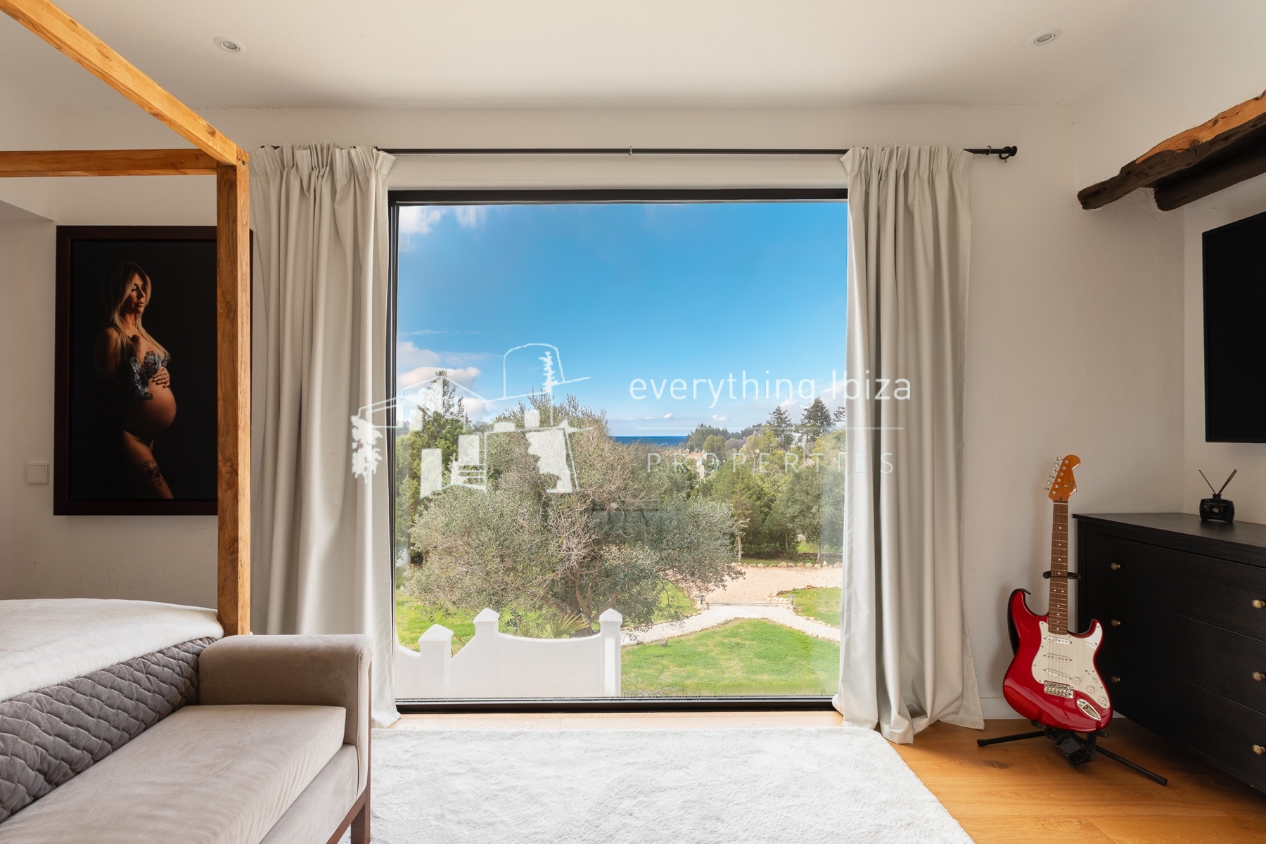 Beautifully Designed Authentic Country Villa with Guest House and Super Sea and Sunset Views - for sale by everything ibiza Properties - ref. 1893