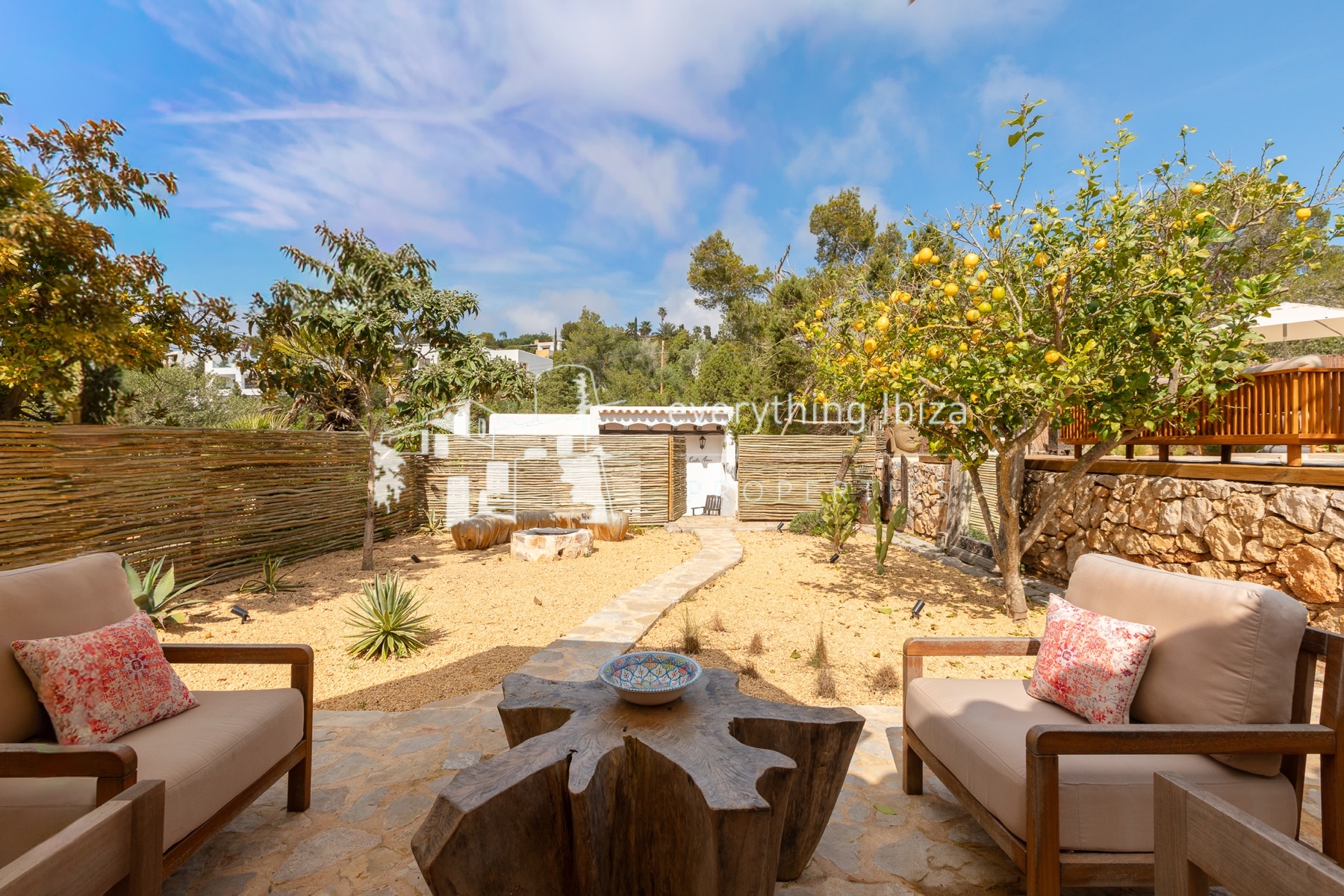 Beautifully Designed Authentic Country Villa with Guest House and Super Sea and Sunset Views - for sale by everything ibiza Properties - ref. 1893