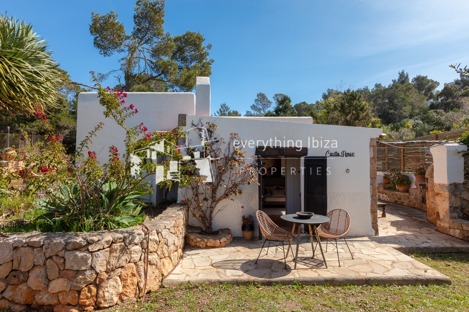 Beautifully Designed Authentic Country Villa with Guest House and Super Sea and Sunset Views - for sale by everything ibiza Properties - ref. 1893