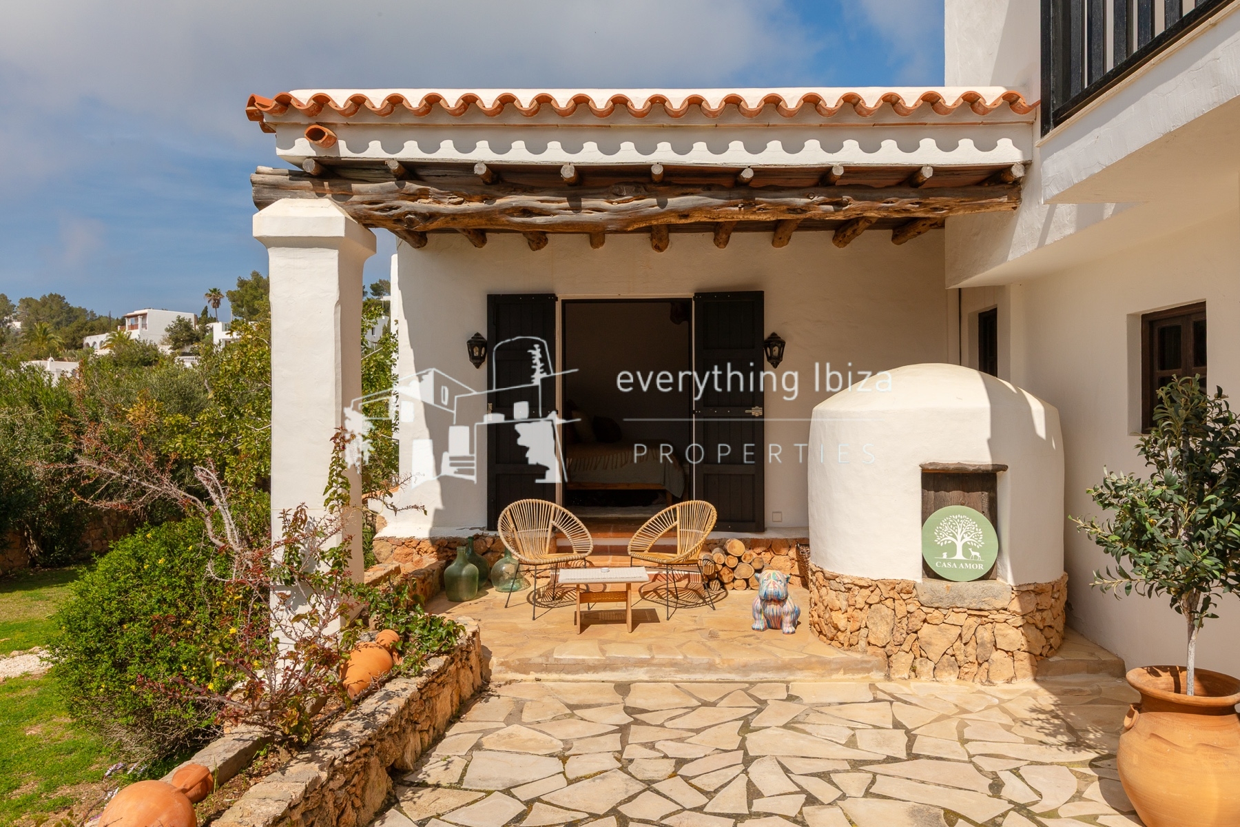 Beautifully Designed Authentic Country Villa with Guest House and Super Sea and Sunset Views - for sale by everything ibiza Properties - ref. 1893