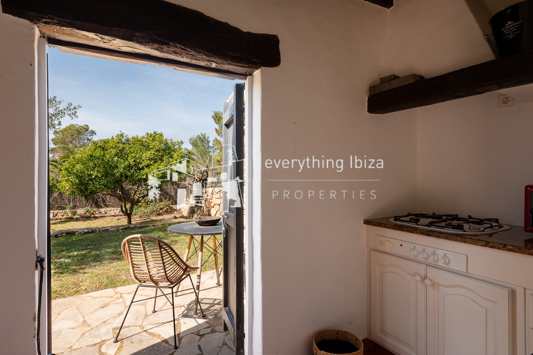 Beautifully Designed Authentic Country Villa with Guest House and Super Sea and Sunset Views - for sale by everything ibiza Properties - ref. 1893