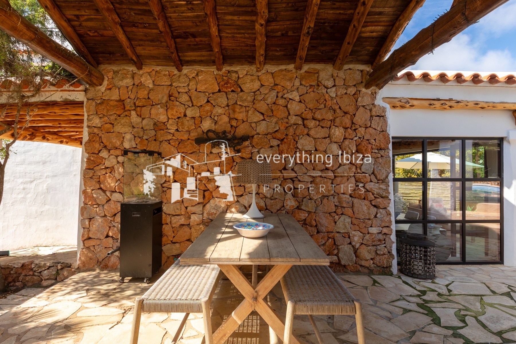Beautifully Designed Authentic Country Villa with Guest House and Super Sea and Sunset Views - for sale by everything ibiza Properties - ref. 1893