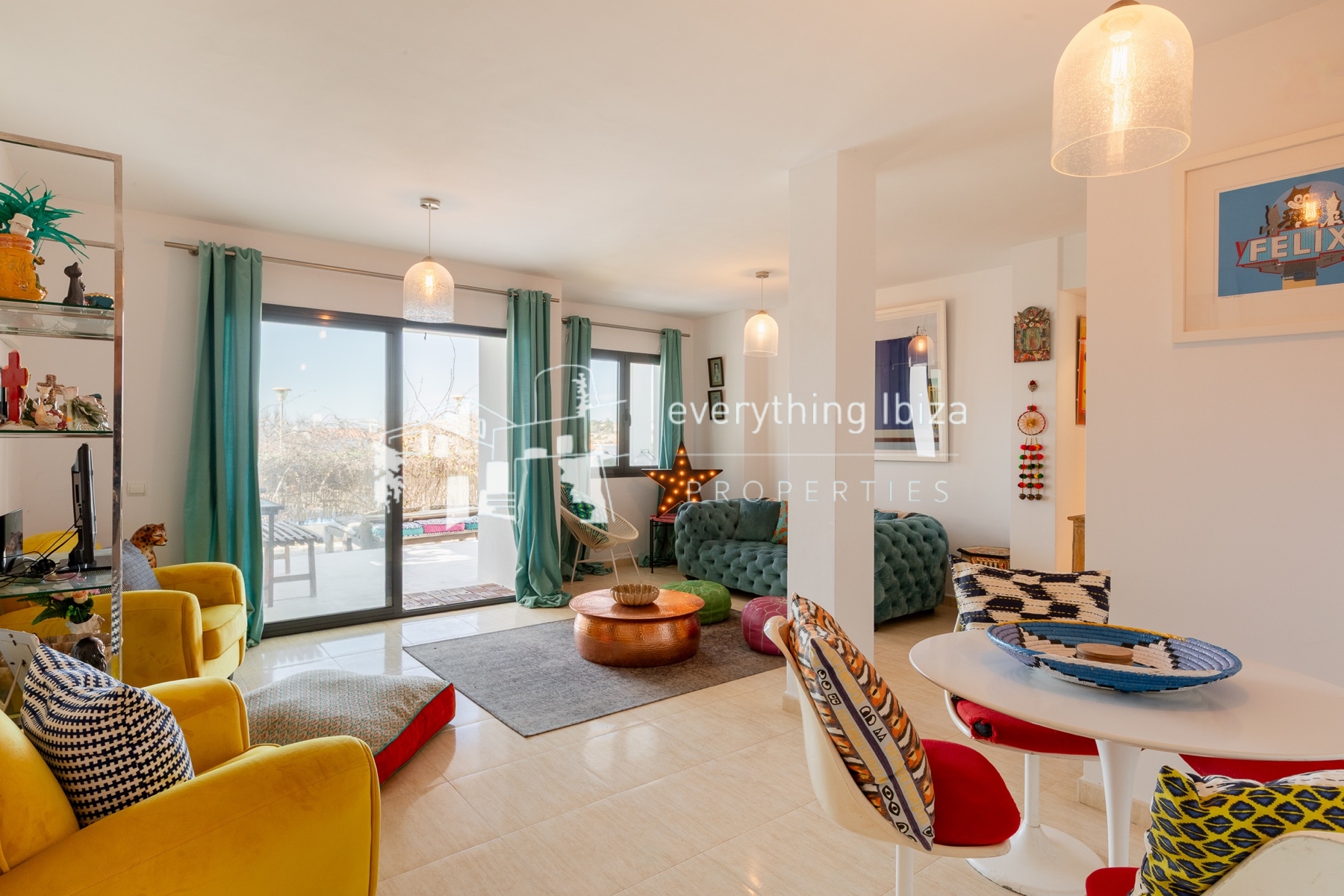 Ground Floor Corner Apartment with Contemporary Bohemium Charm Close to the Nearby Beach - for sale by everything ibiza Properties - ref. 1894