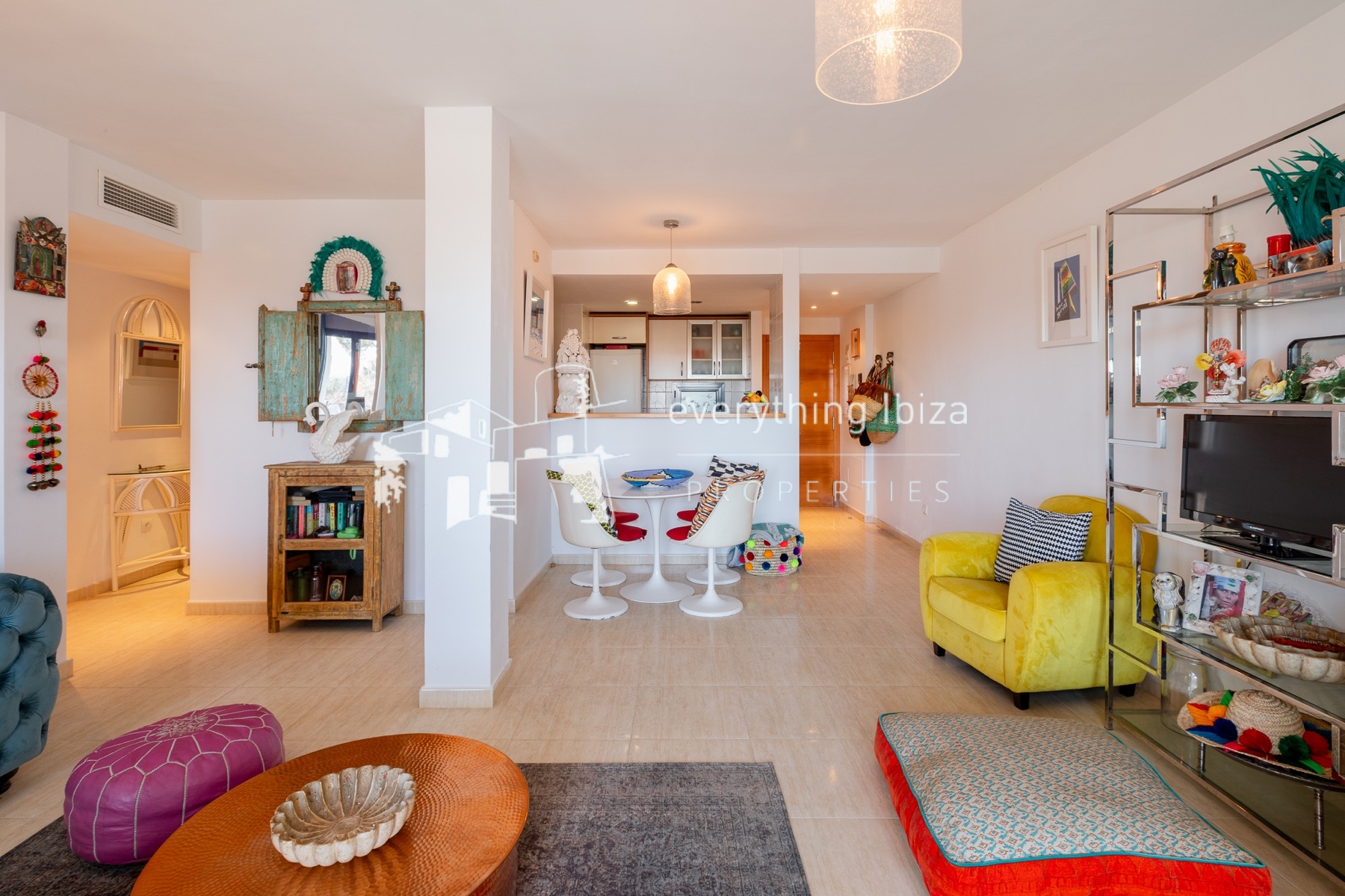 Ground Floor Corner Apartment with Contemporary Bohemium Charm Close to the Nearby Beach - for sale by everything ibiza Properties - ref. 1894