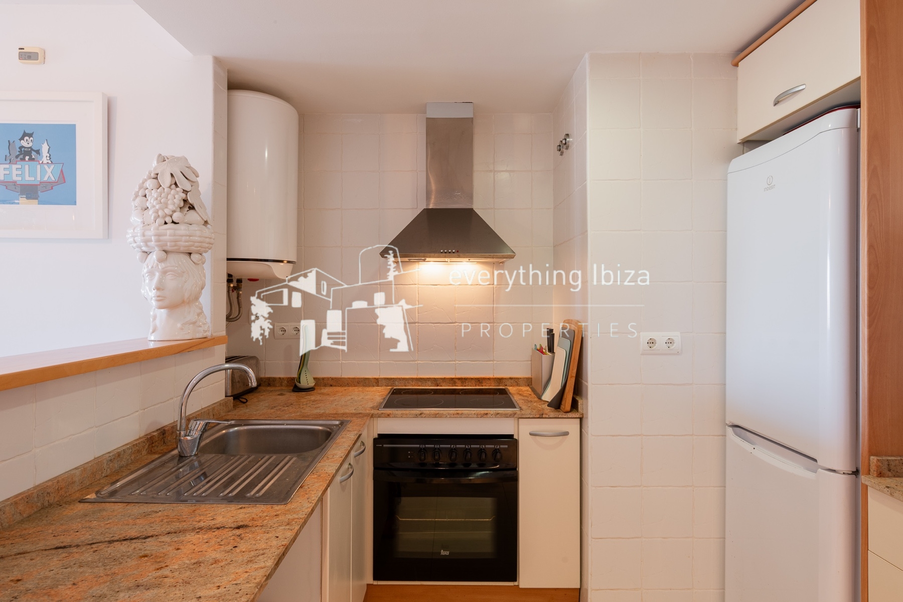 Ground Floor Corner Apartment with Contemporary Bohemium Charm Close to the Nearby Beach - for sale by everything ibiza Properties - ref. 1894