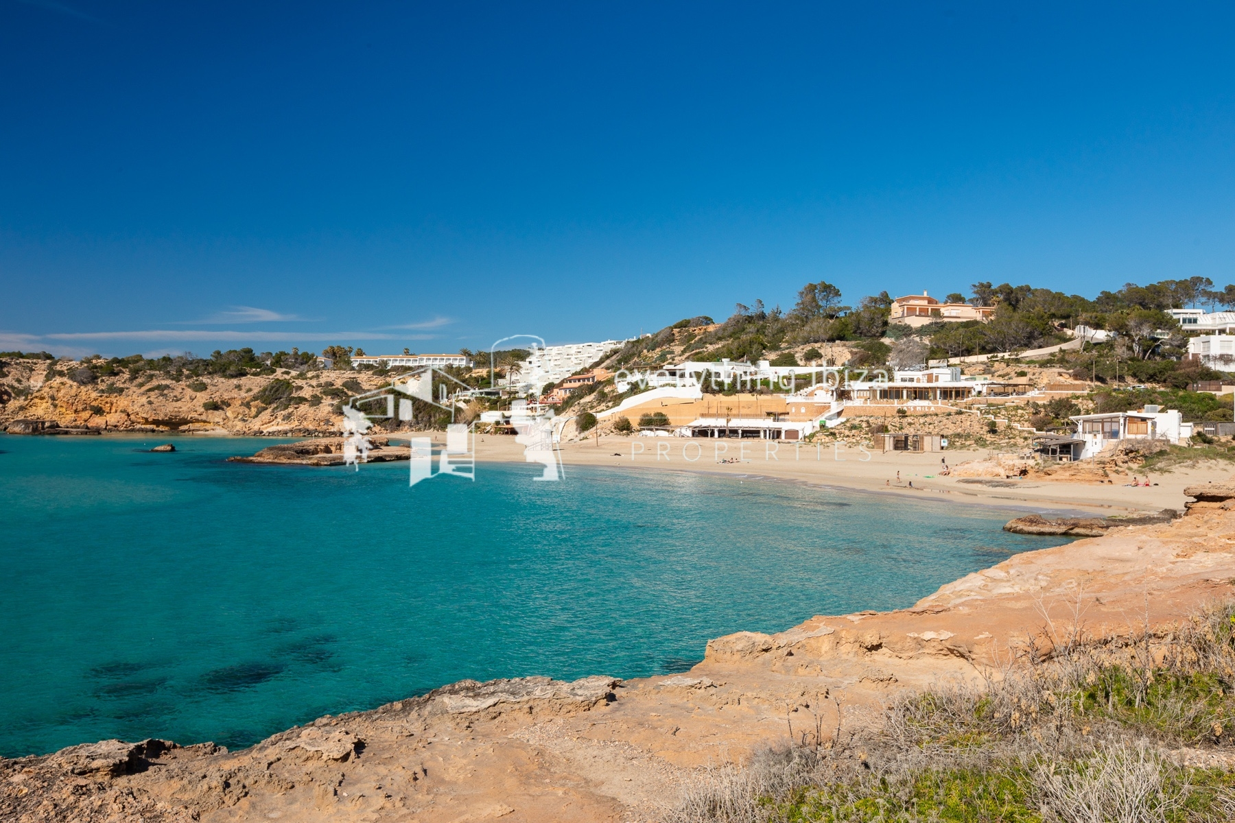 Ground Floor Corner Apartment with Contemporary Bohemium Charm Close to the Nearby Beach - for sale by everything ibiza Properties - ref. 1894