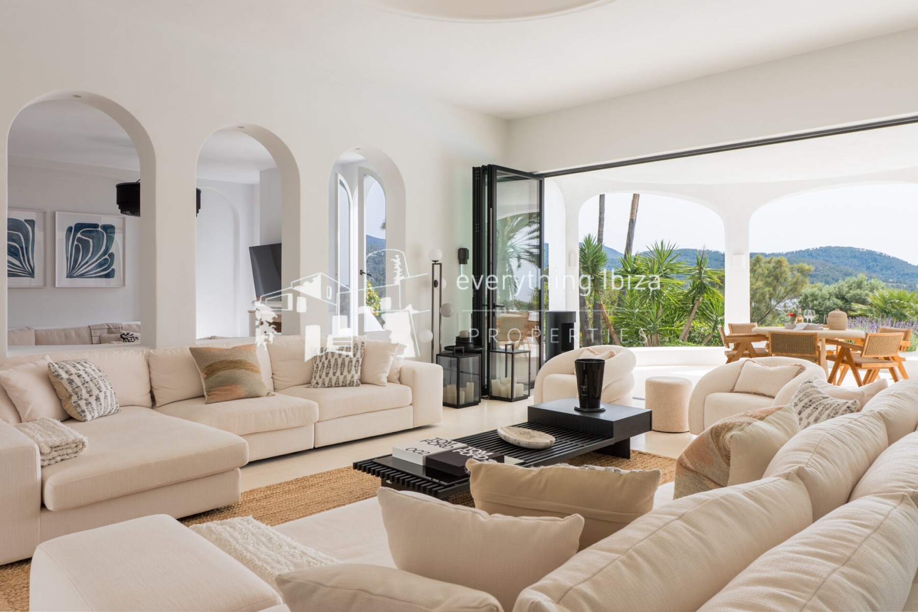 Magnificent Luxury Villa Set in a Stunning Large Private Estate with Amazing Sea and Sunset Views - for sale by everything ibiza Properties - ref. 1895