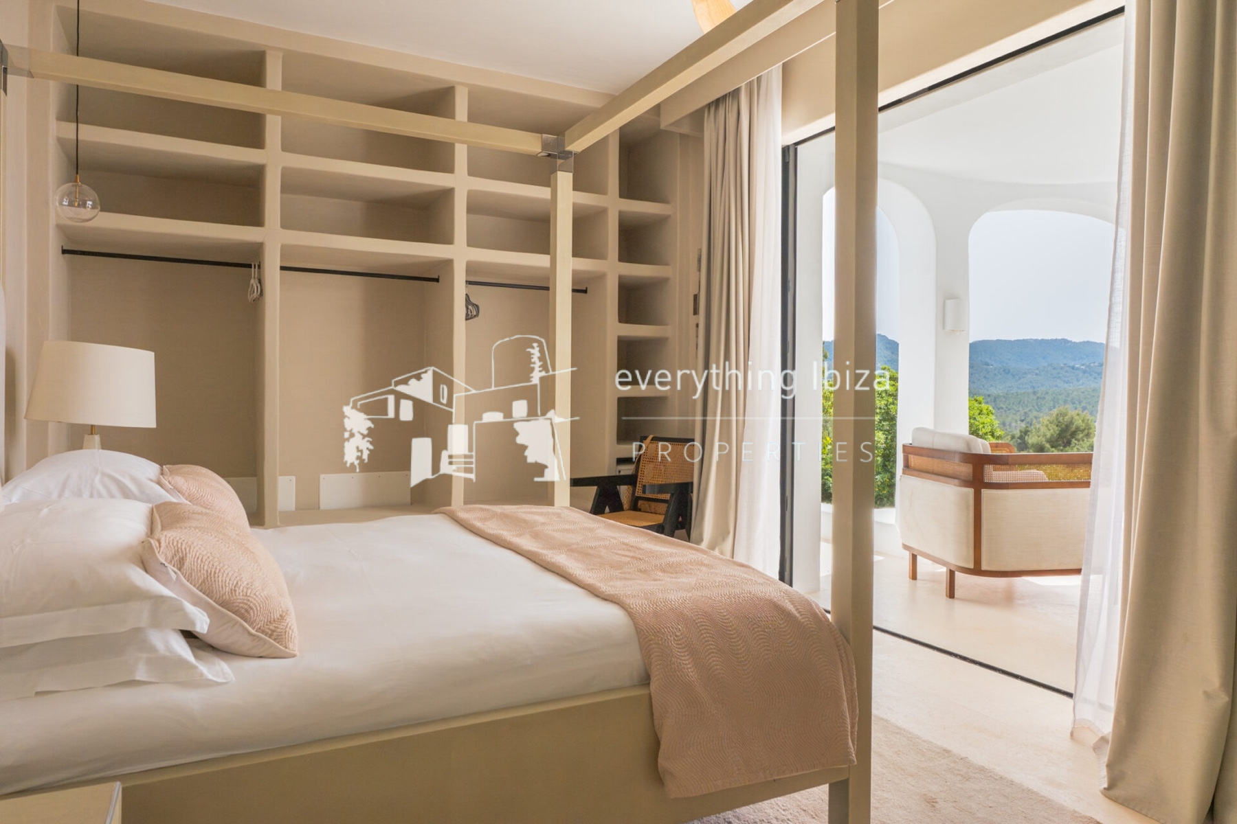 Magnificent Luxury Villa Set in a Stunning Large Private Estate with Amazing Sea and Sunset Views - for sale by everything ibiza Properties - ref. 1895