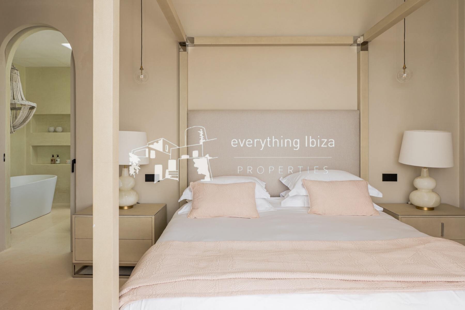 Magnificent Luxury Villa Set in a Stunning Large Private Estate with Amazing Sea and Sunset Views - for sale by everything ibiza Properties - ref. 1895