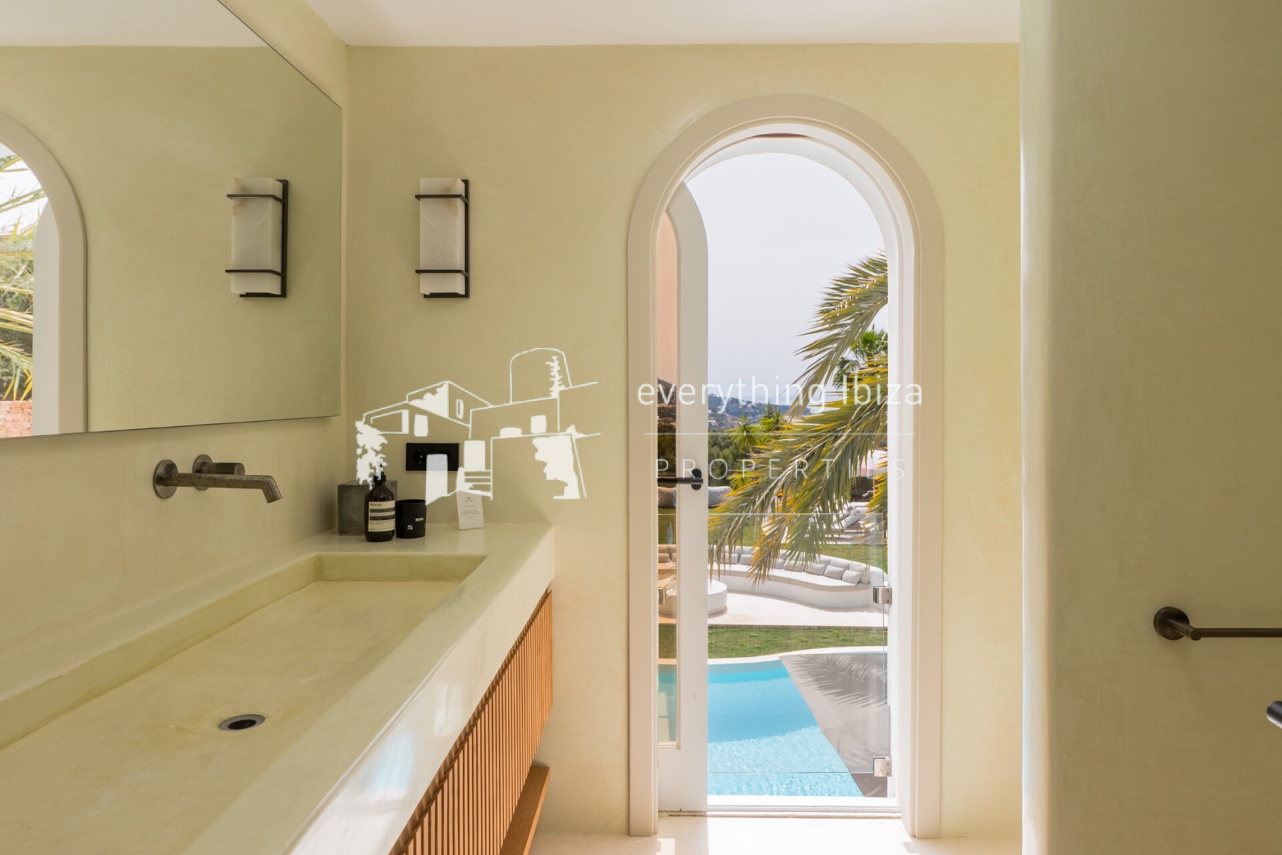 Magnificent Luxury Villa Set in a Stunning Large Private Estate with Amazing Sea and Sunset Views - for sale by everything ibiza Properties - ref. 1895