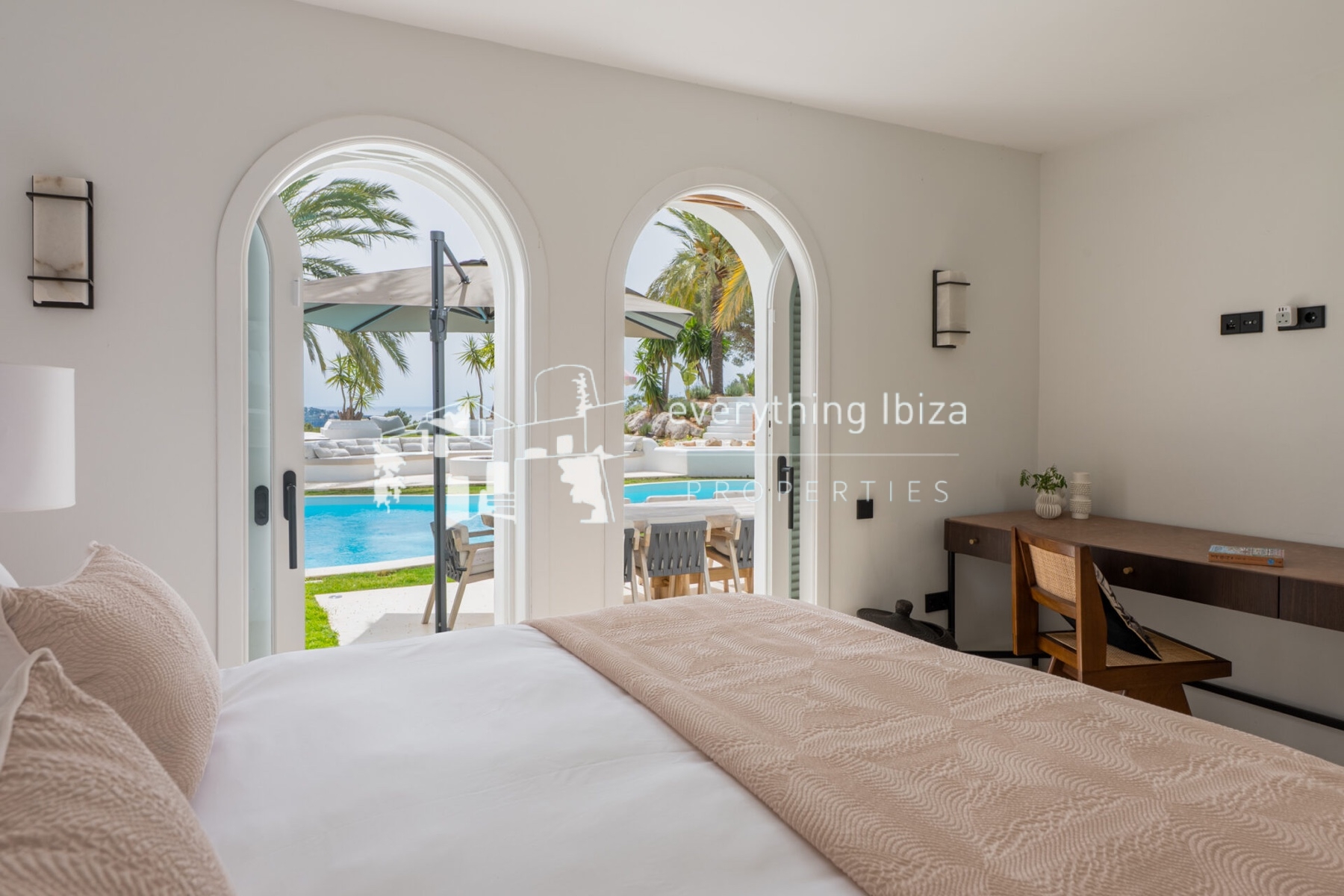 Magnificent Luxury Villa Set in a Stunning Large Private Estate with Amazing Sea and Sunset Views - for sale by everything ibiza Properties - ref. 1895