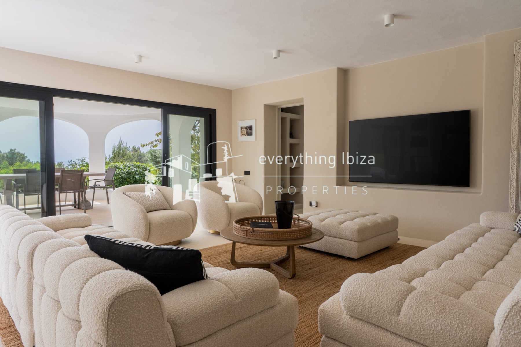 Magnificent Luxury Villa Set in a Stunning Large Private Estate with Amazing Sea and Sunset Views - for sale by everything ibiza Properties - ref. 1895