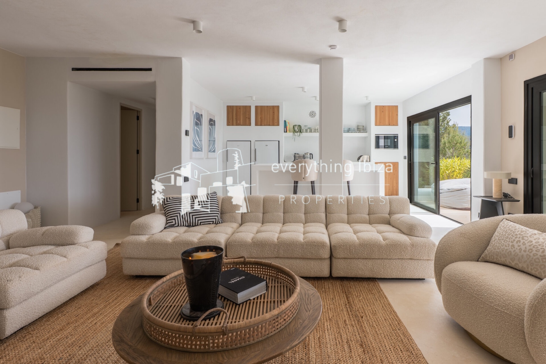 Magnificent Luxury Villa Set in a Stunning Large Private Estate with Amazing Sea and Sunset Views - for sale by everything ibiza Properties - ref. 1895